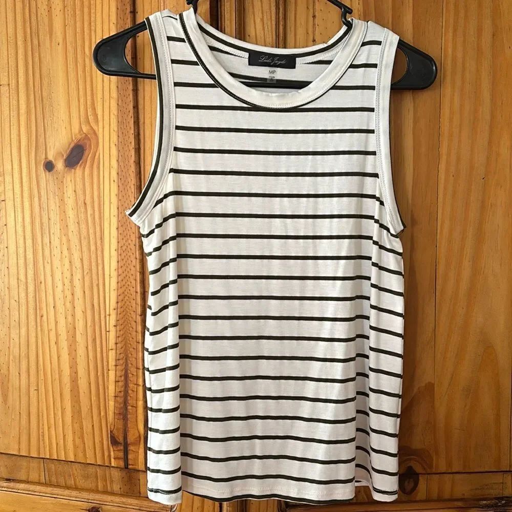 NWT Laila Jayde Cream and Olive Green Tank Top